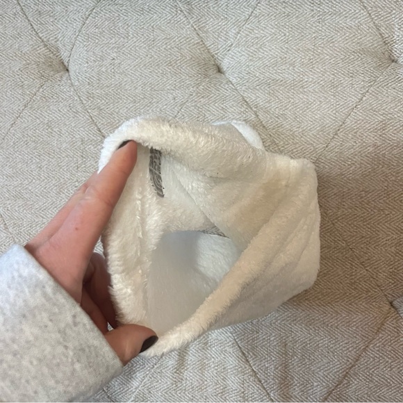 The North Face Cream Fleece Neck Gaiter - Picture 3 of 3